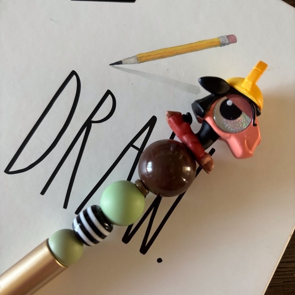 Disney Doorables: The Emperor's New Groove: Kuzco as Llama handmade beaded pen - Picture 1 of 3